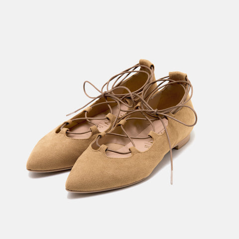 50%OFF：レースアップ ポインテッドトゥ フラットシューズ（130-16ss2）キャメルスエード/mamian（マミアン）