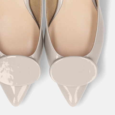 予約：2026SS：オーバルパーツ付き パンプス（m45022）ニュアンスグレーE