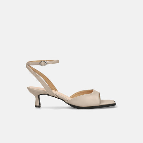 30%OFF：2025SS：ワイドスクエアトゥ サンダル（m50013）グレージュ/mamian（マミアン）